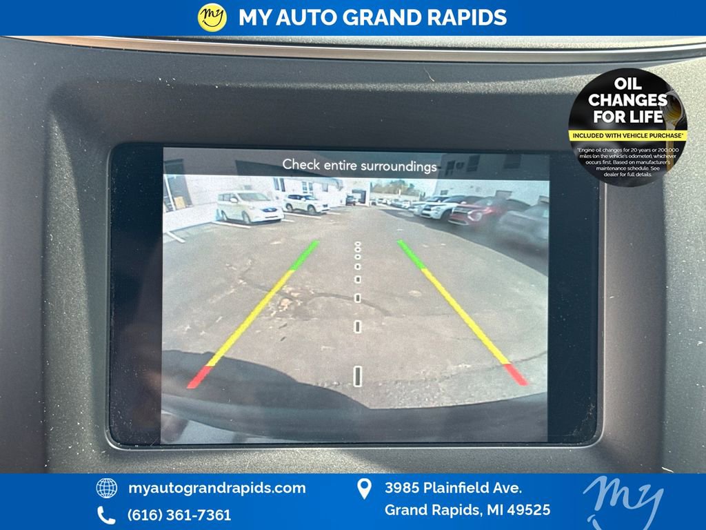 Used 2019 Jeep Cherokee Latitude w/ Cold Weather Group AWD/4WD image 22