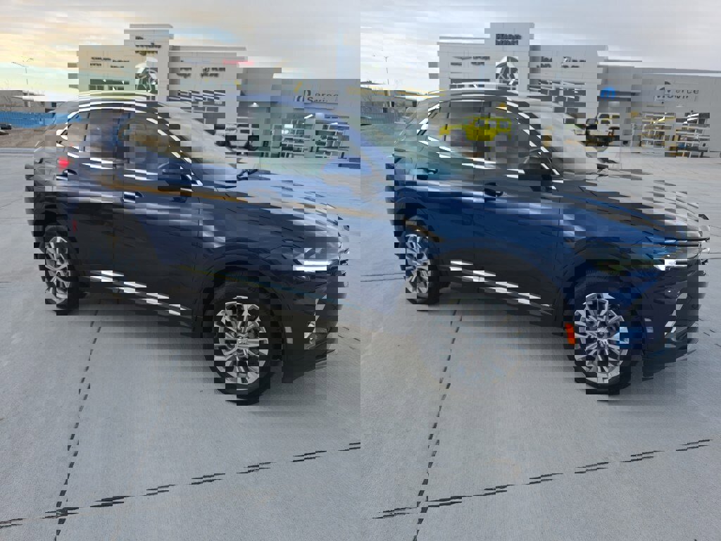 Used 2023 Buick Envision Preferred image 4