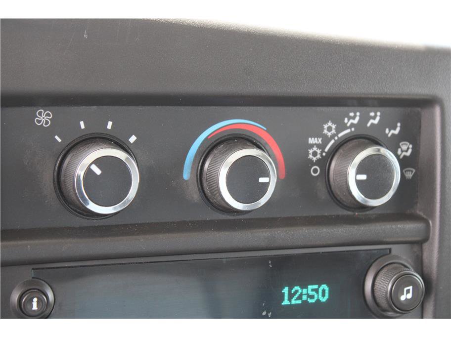Used 2015 Chevrolet Express 3500 RWD image 17