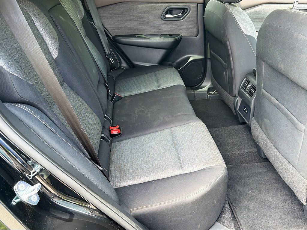 Used 2021 Nissan Rogue SV FWD image 29