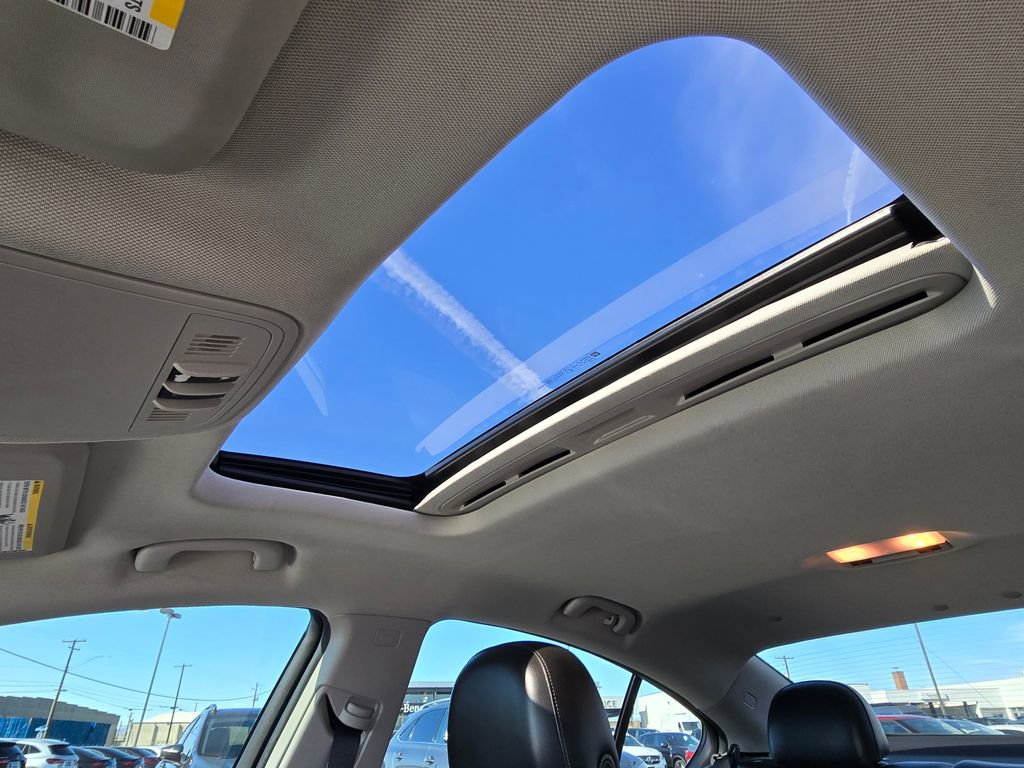 Used 2017 Buick Regal Sport Touring image 24