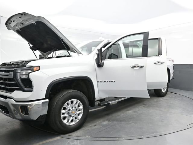 Used 2024 Chevrolet Silverado 2500 LTZ image 41