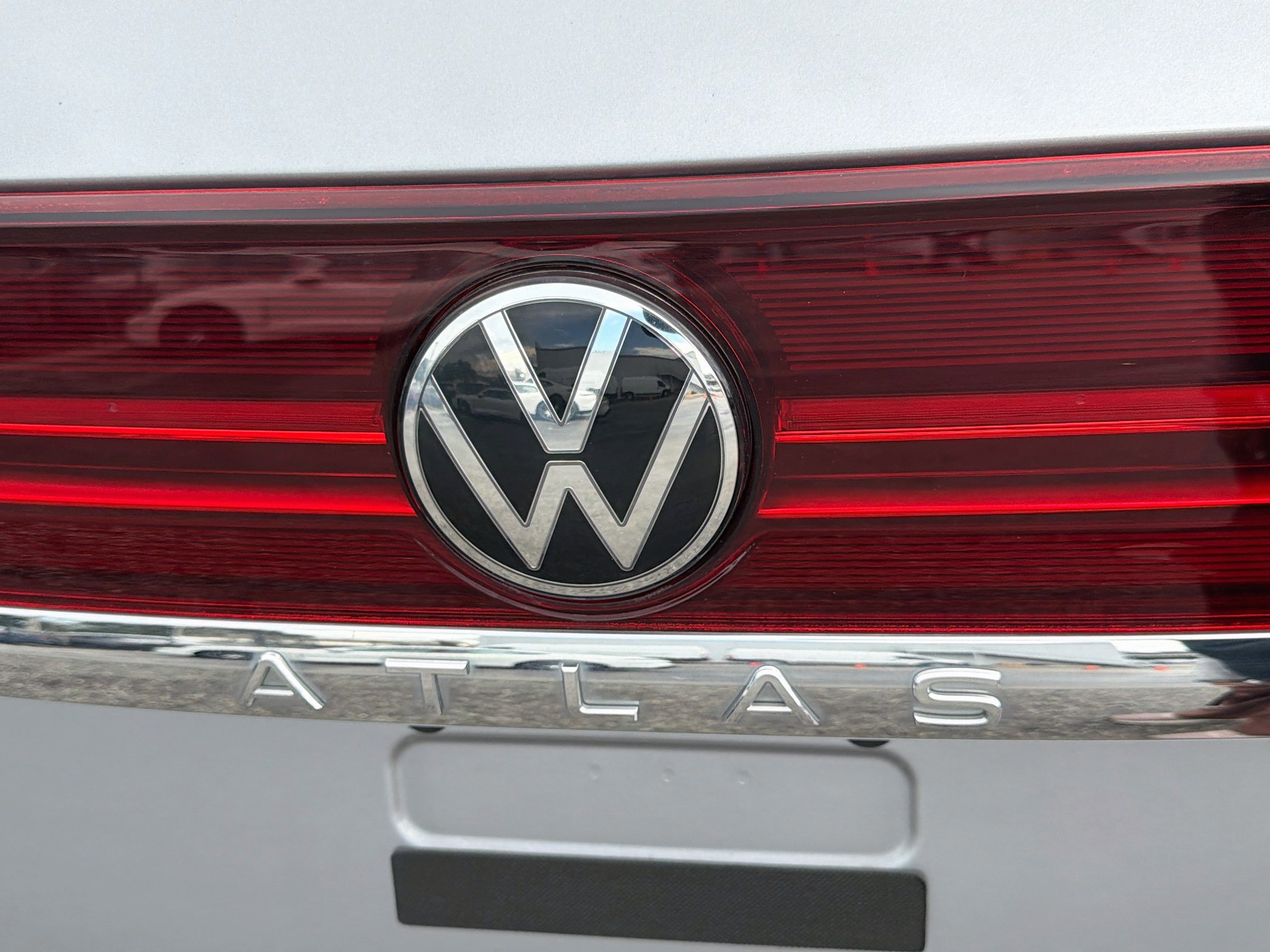 Used 2024 Volkswagen Atlas SE AWD/4WD image 11