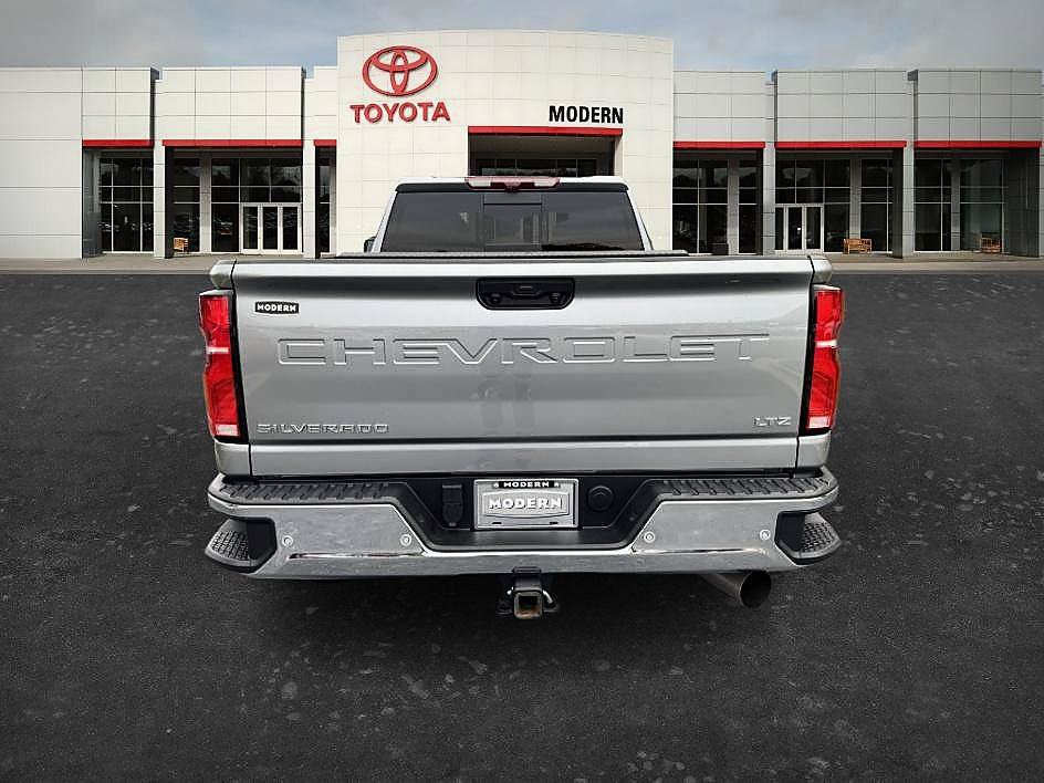 Used 2025 Chevrolet Silverado 2500 LTZ w/ LTZ Premium Package AWD/4WD image 6