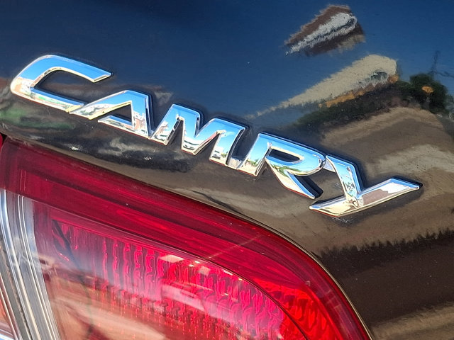 Used 2010 Toyota Camry FWD image 30