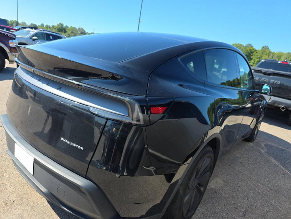 Used 2026 Tesla Model Y Long Range AWD/4WD image 4