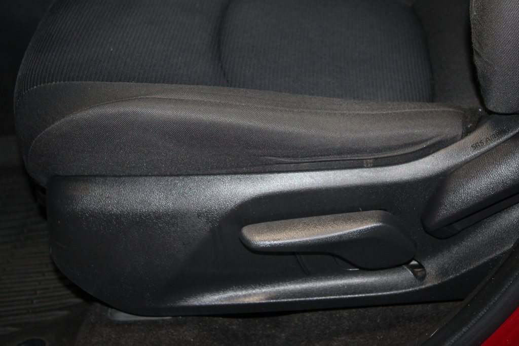 Used 2023 Toyota RAV4 LE image 13