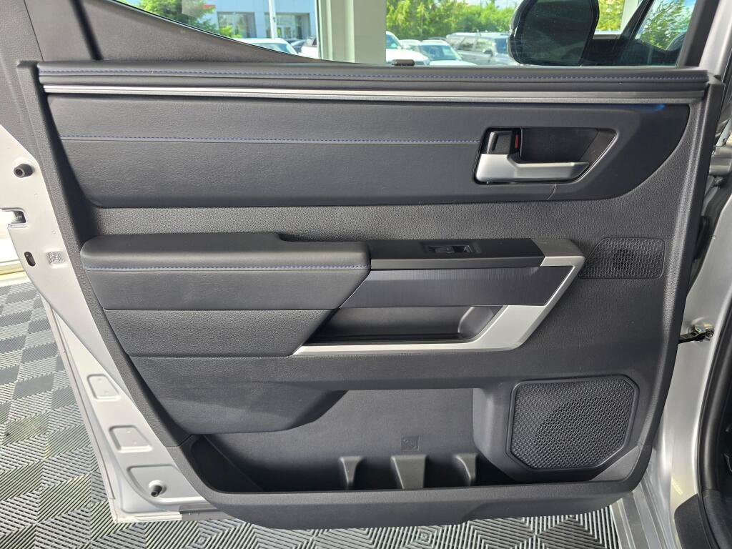 Used 2023 Toyota Tundra Platinum AWD/4WD image 36