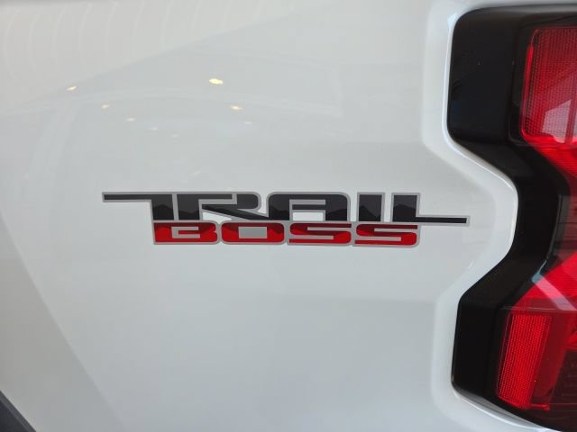Used 2024 Chevrolet Colorado Trail Boss w/ Technology Package AWD/4WD image 47