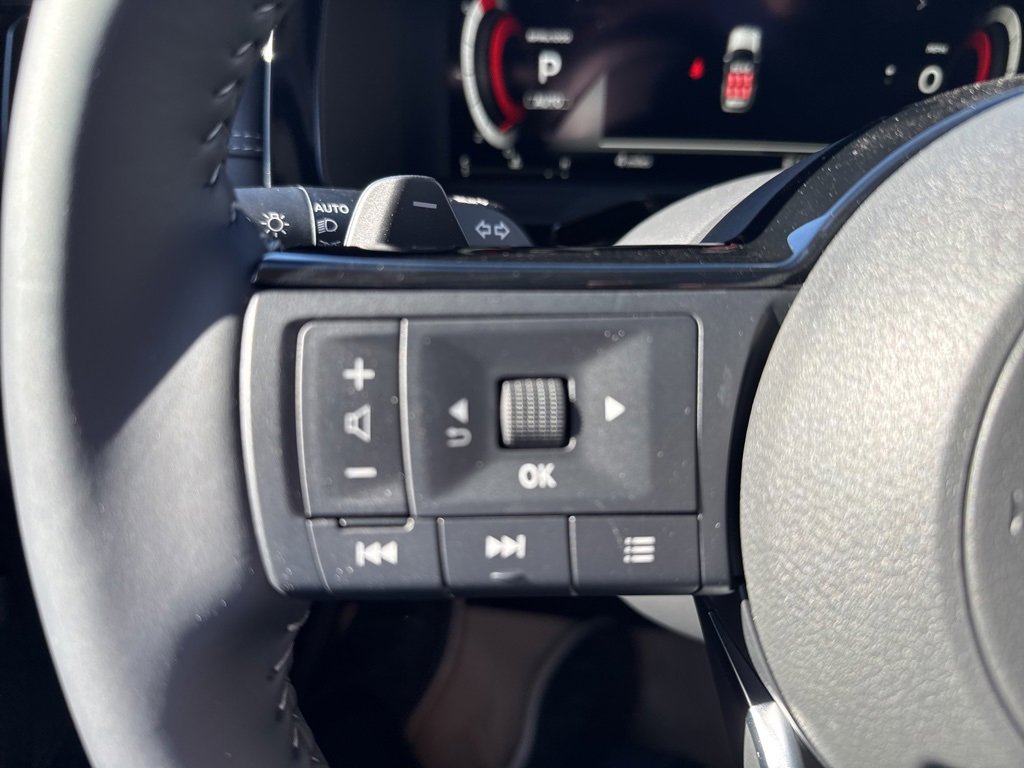 New 2025 Nissan Pathfinder Platinum w/ Black Appearance Package image 24