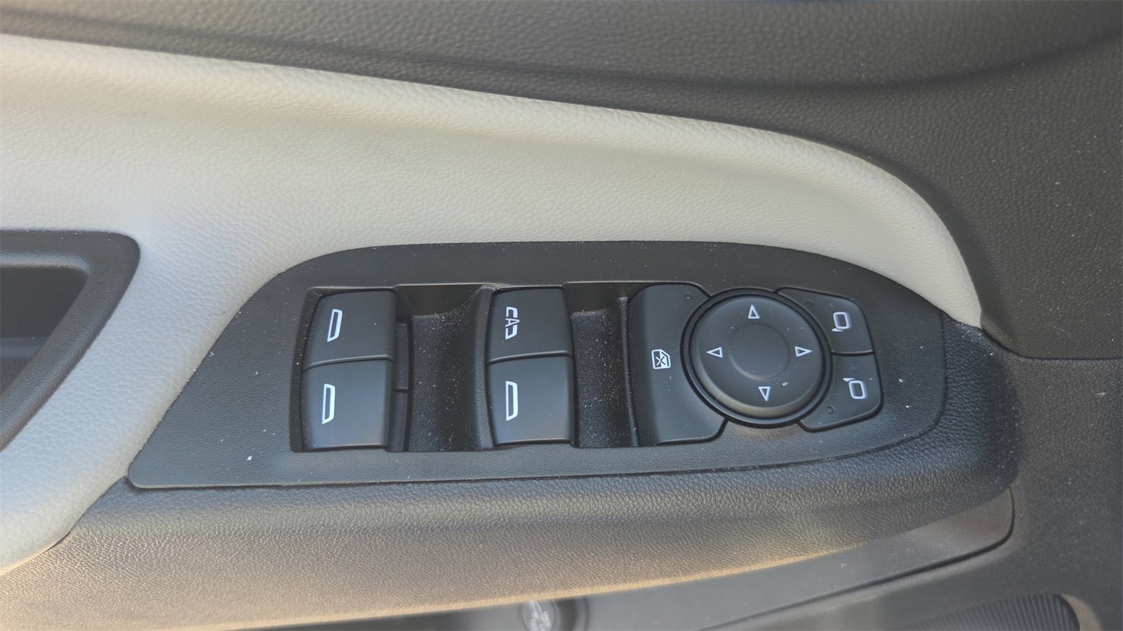 Used 2023 Chevrolet Equinox LT w/ Driver Convenience Package image 30