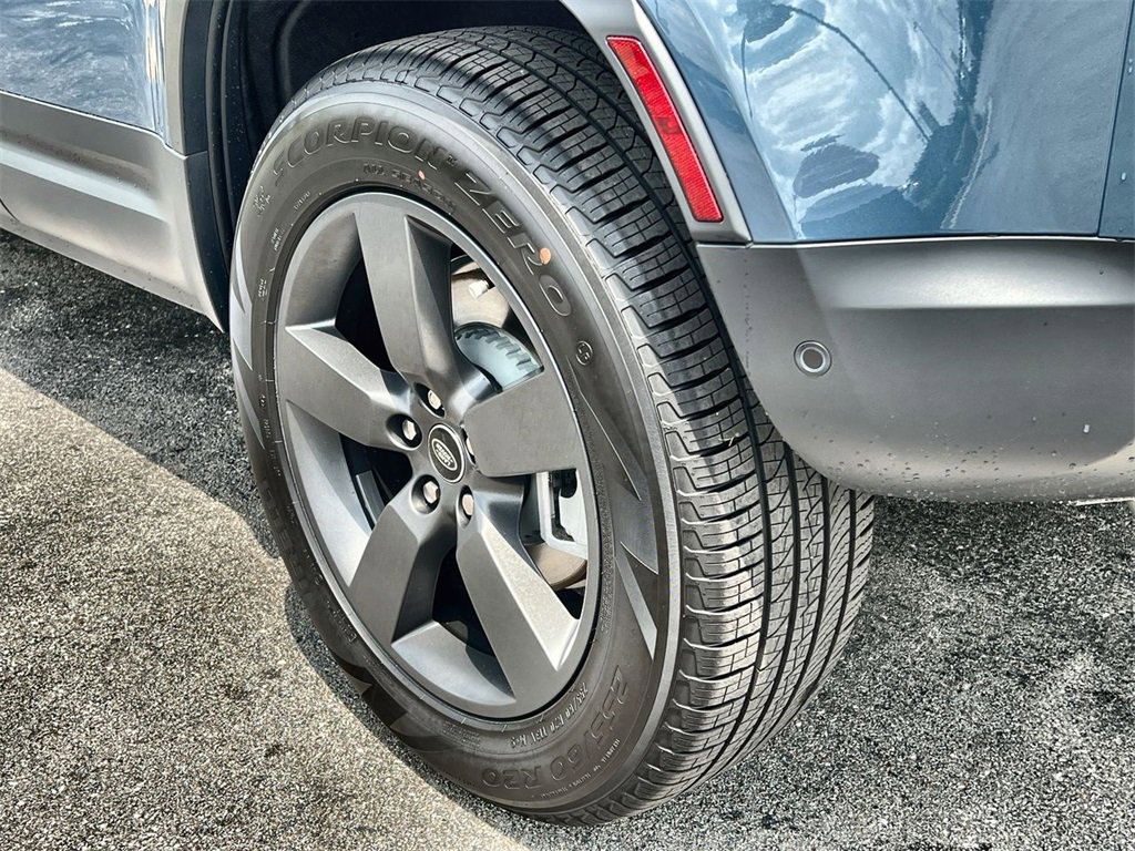 Used 2025 Land Rover Defender 110 S image 11