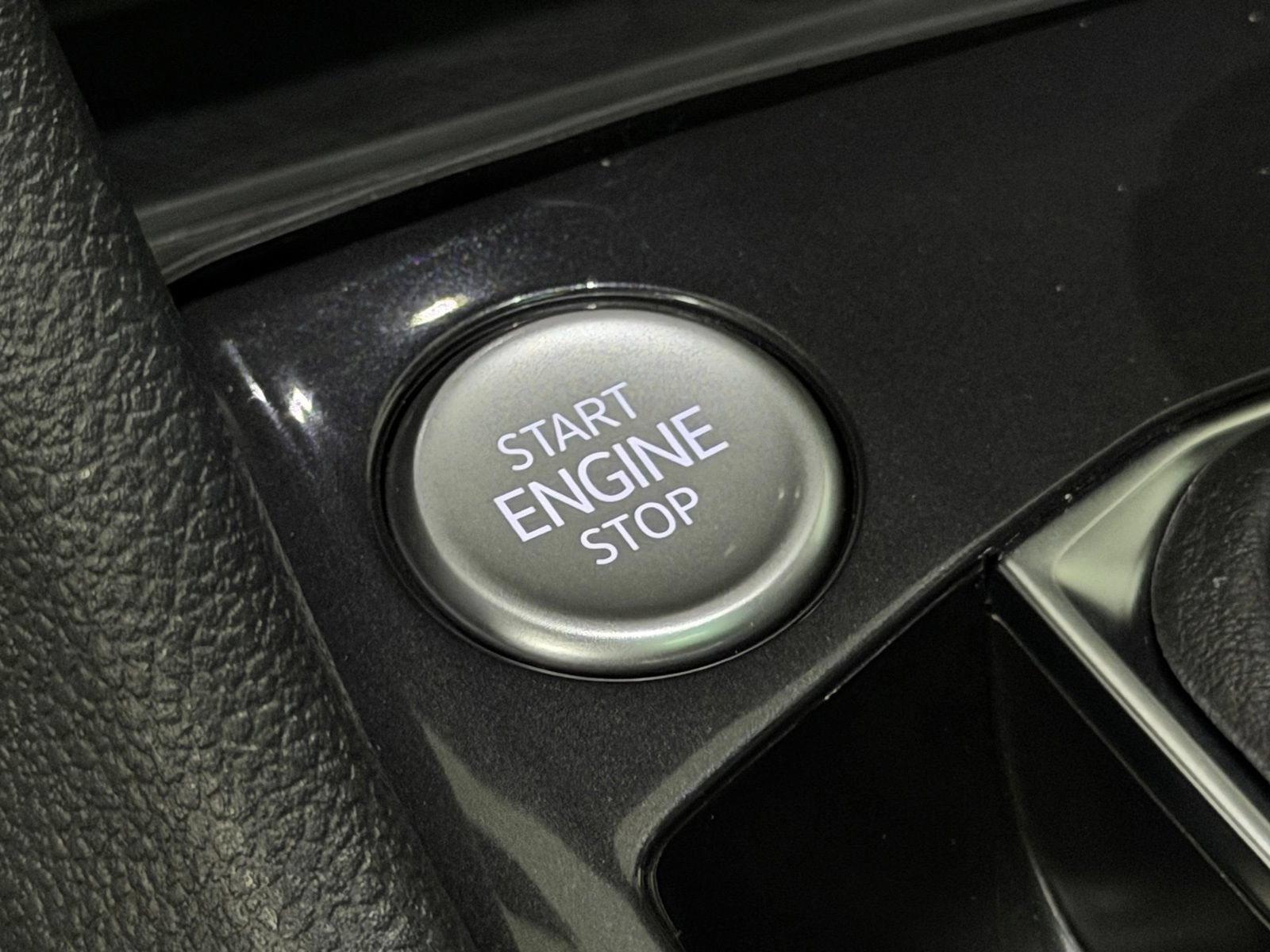 Used 2024 Volkswagen Tiguan SE R-Line FWD image 34