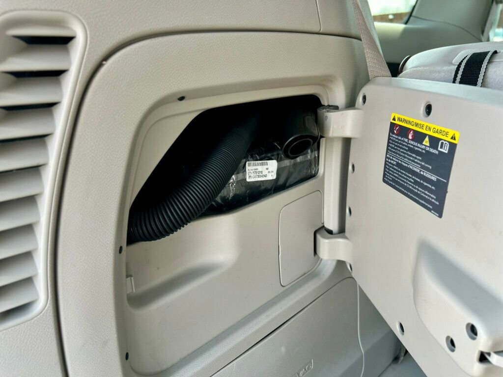 Used 2018 Chrysler Pacifica Limited w/ Advanced Safetytec Group image 11