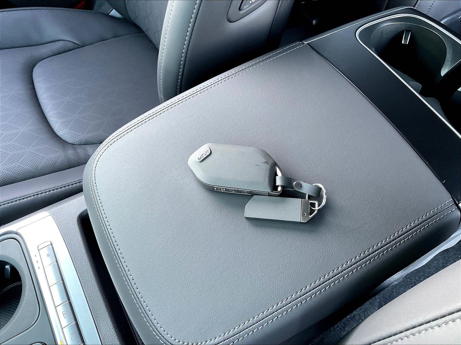 New 2027 Kia Carnival EX FWD image 23