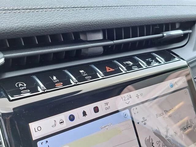 Used 2023 Jeep Grand Cherokee Limited RWD image 25