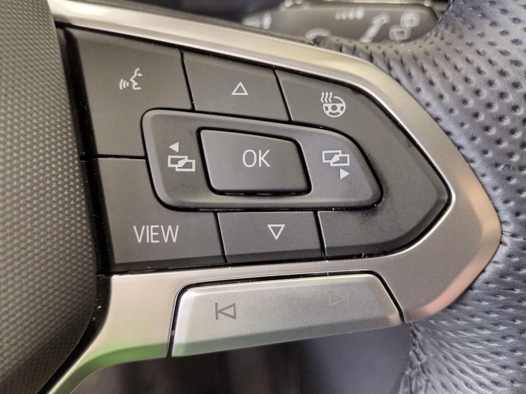 Used 2023 Volkswagen Atlas Cross Sport SEL Premium R-Line image 28