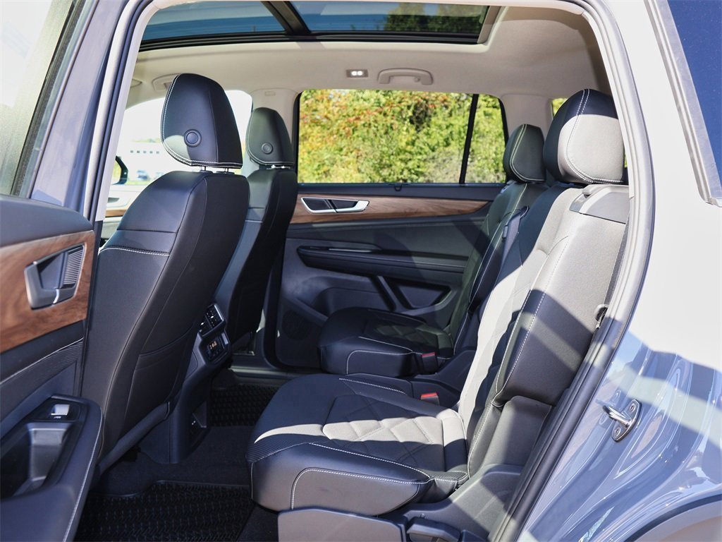 New 2026 Volkswagen Atlas SE image 16