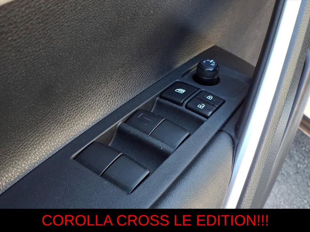 Used 2023 Toyota Corolla Cross LE w/ Moonroof Package image 16
