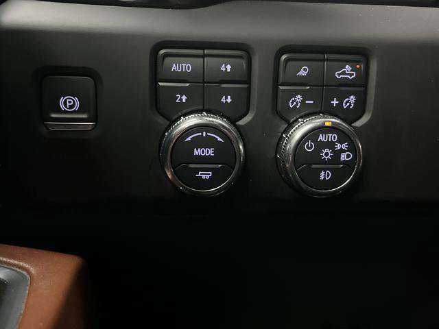 Used 2024 GMC Sierra 3500 Denali Ultimate image 25