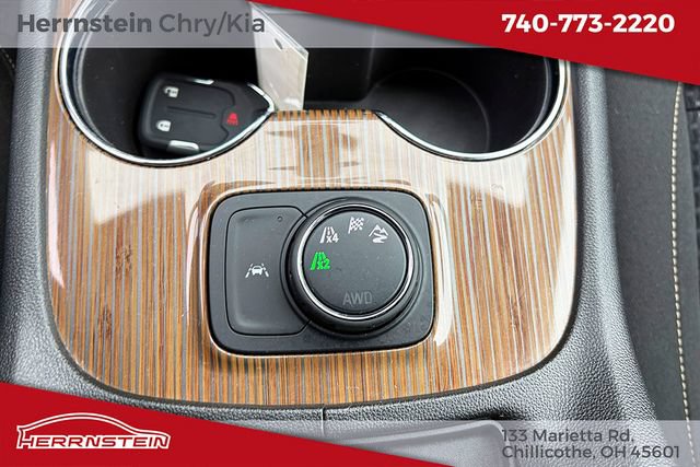 Used 2023 GMC Acadia SLE AWD/4WD image 20