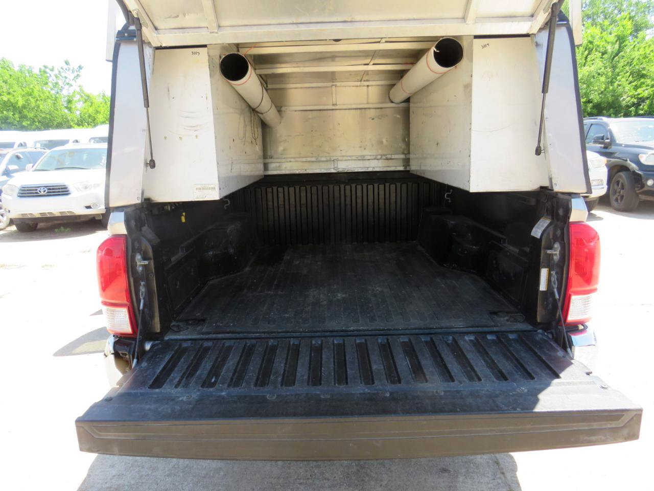 Used 2017 Toyota Tacoma SR5 w/ Tow Package RWD image 25