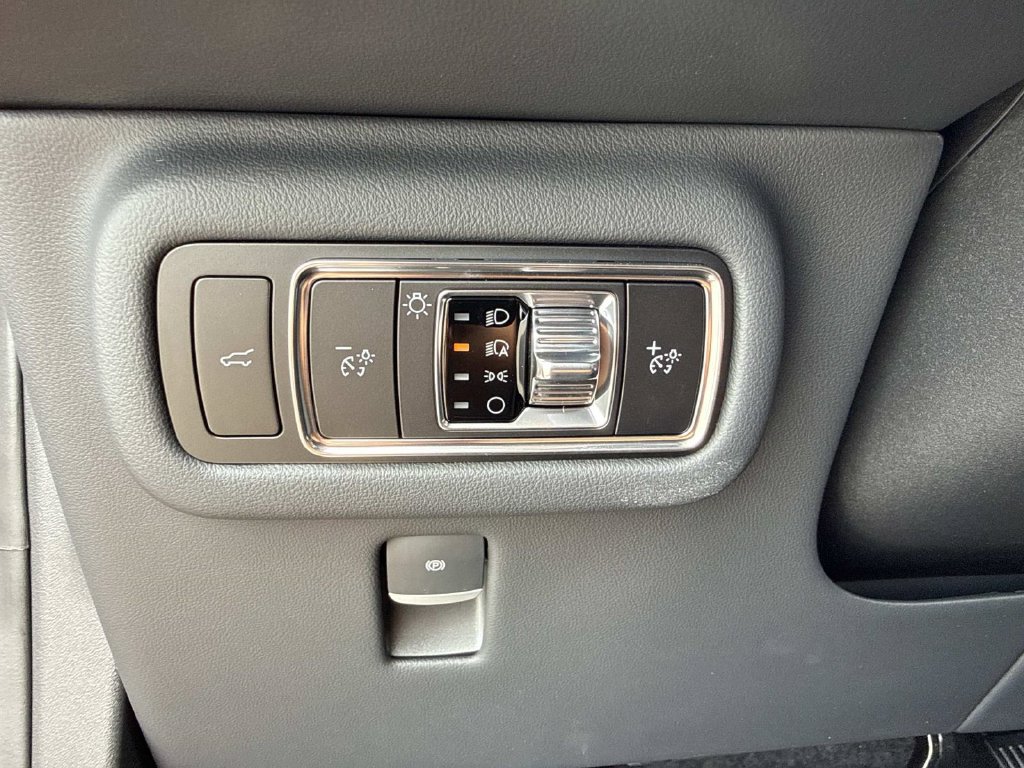 New 2026 Lincoln Nautilus Reserve w/ Jet Appearance Package AWD/4WD image 32