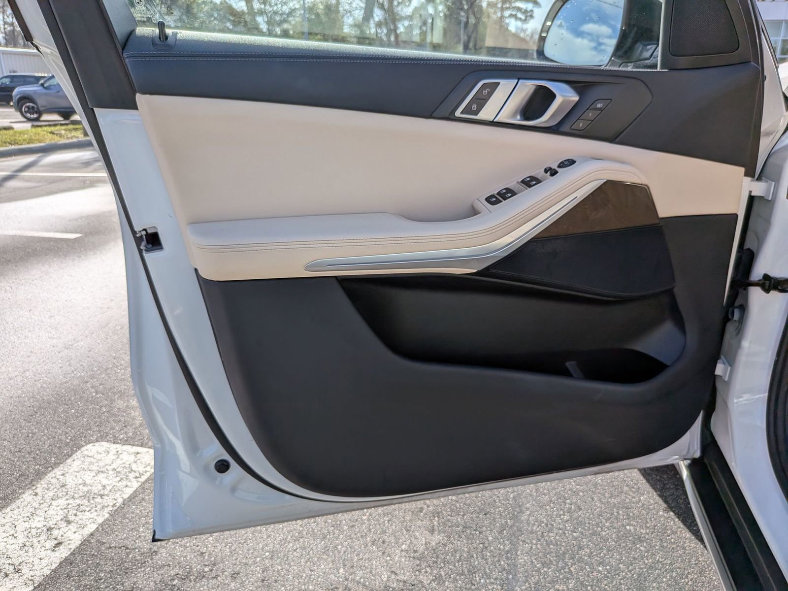 Used 2021 BMW X5 xDrive40i w/ Convenience Package image 12