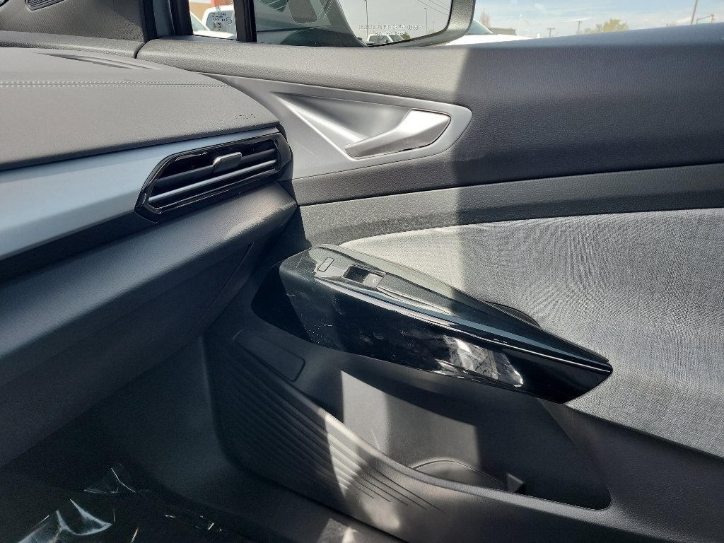 Used 2025 Volkswagen ID.4 Pro image 30