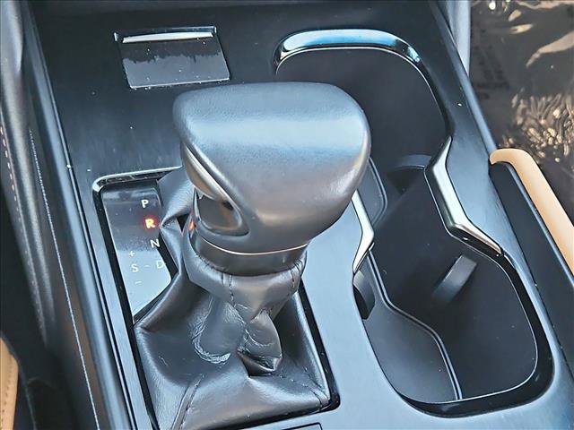Used 2024 Lexus ES 300h w/ Luxury Package FWD image 12