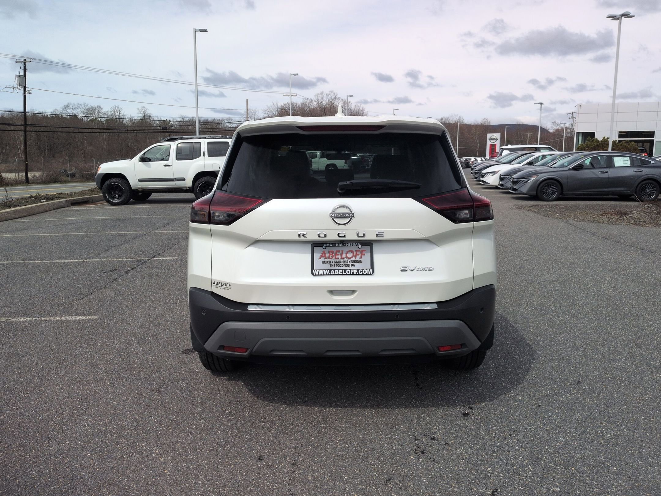 Used 2023 Nissan Rogue SV image 6