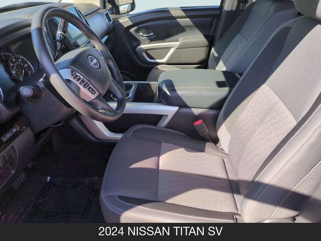 Used 2024 Nissan Titan SV w/ SV Convenience Package image 14