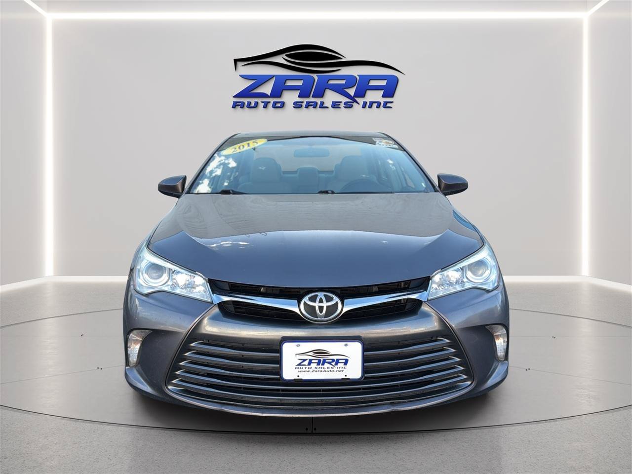 Used 2015 Toyota Camry LE FWD image 2