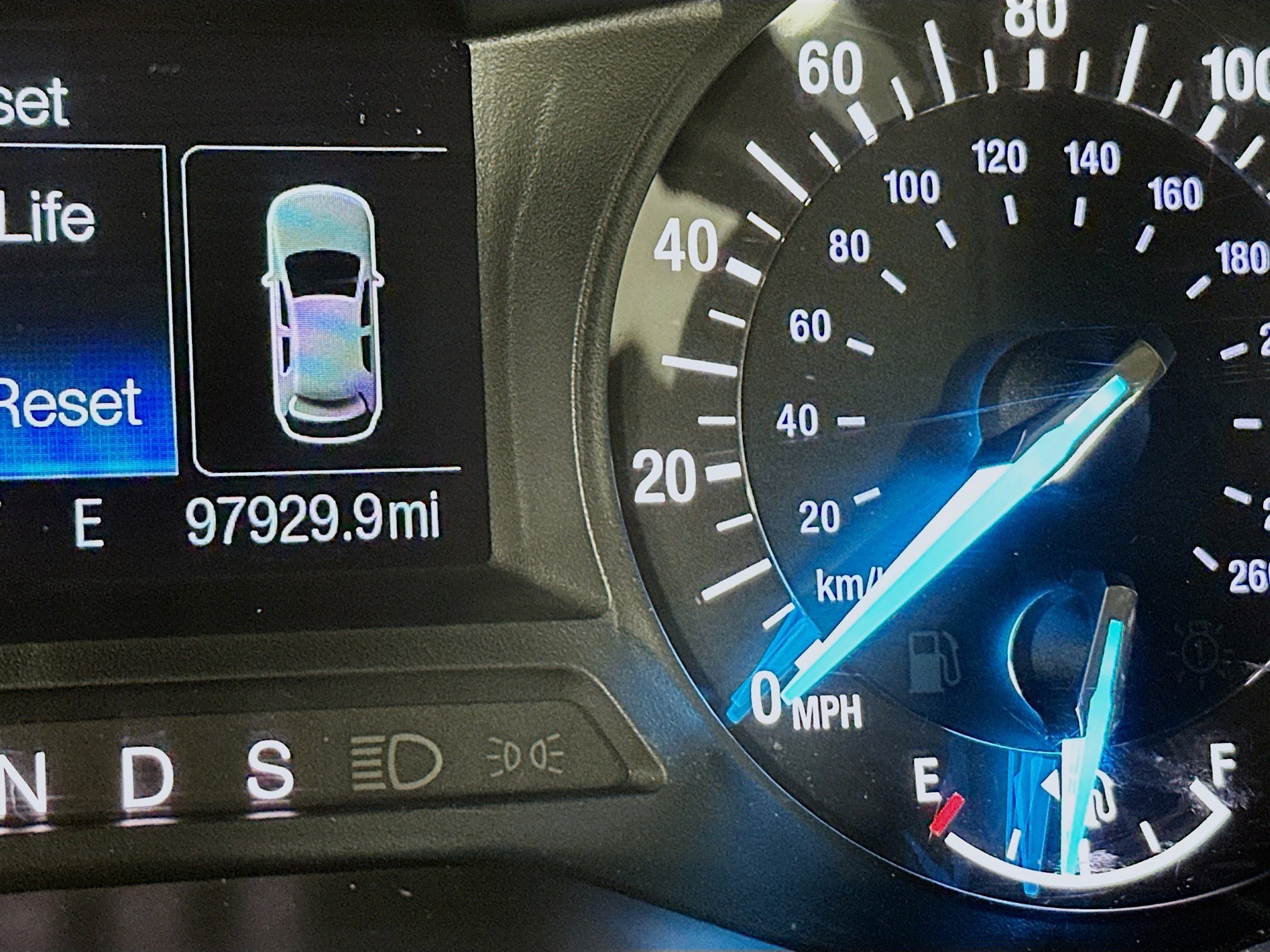 Used 2018 Ford Edge SE FWD image 18