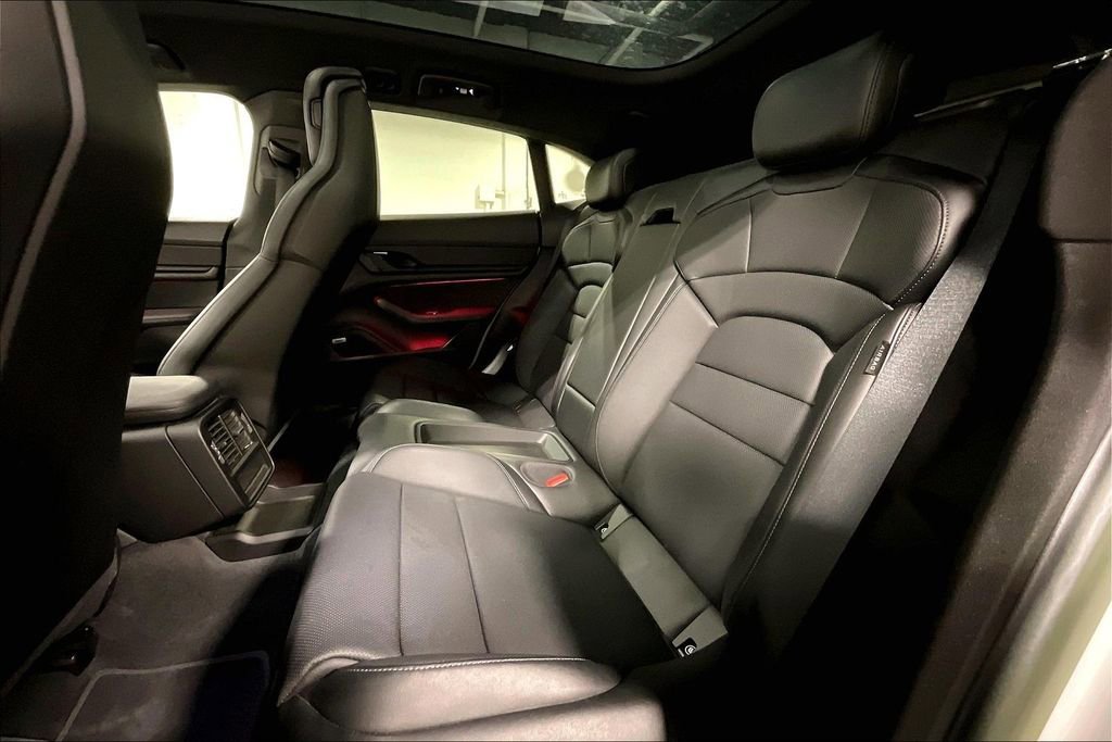 Used 2022 Porsche Taycan 4 Cross Turismo image 32