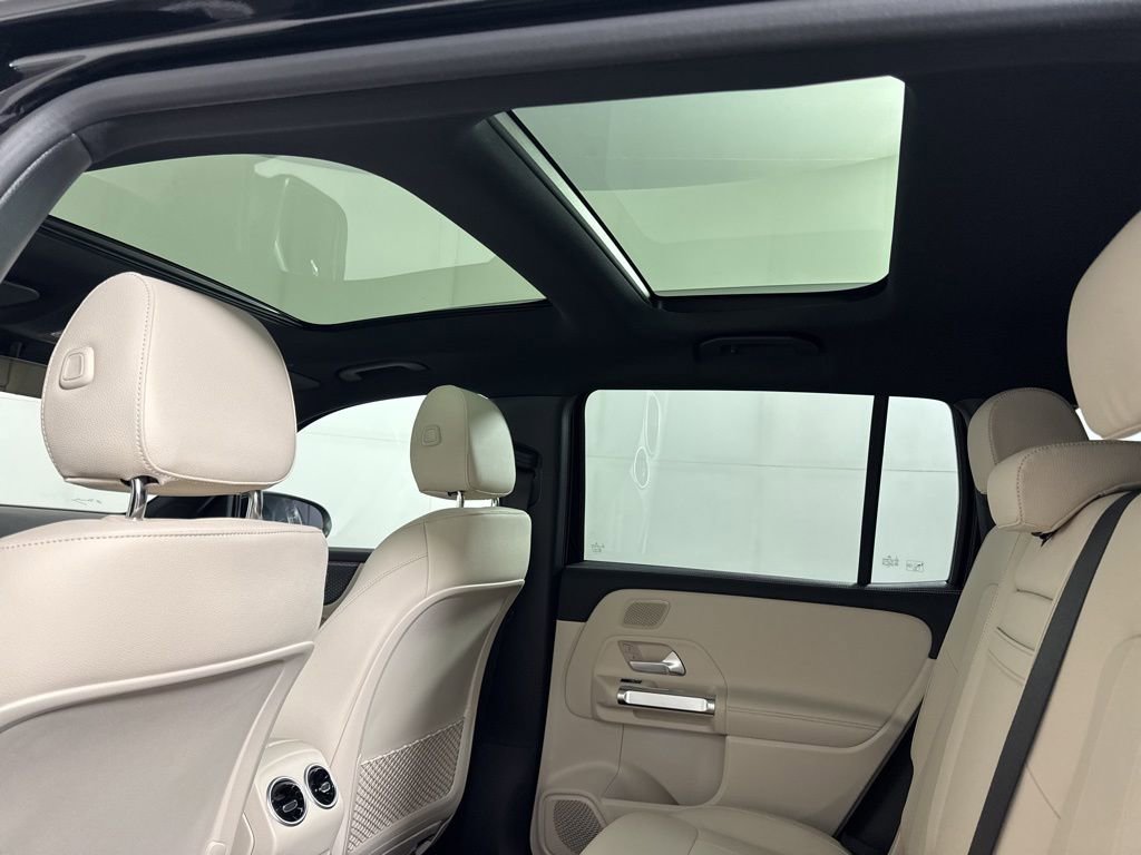 Used 2025 Mercedes-Benz EQB 300 4MATIC w/ Driver Assistance Package image 21