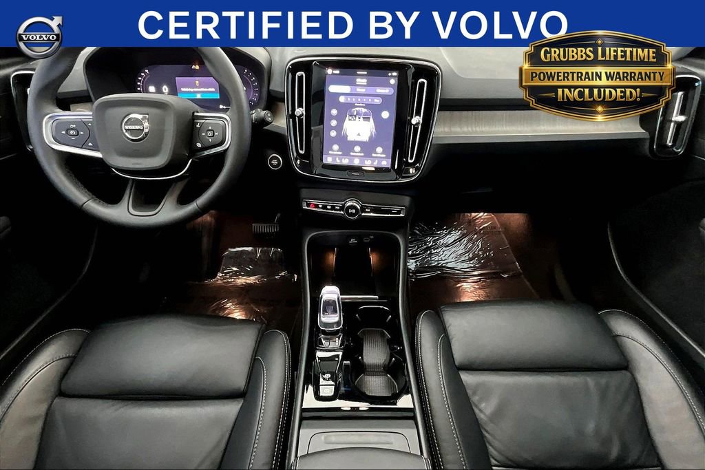 Used 2023 Volvo XC40 B4 Plus FWD image 19