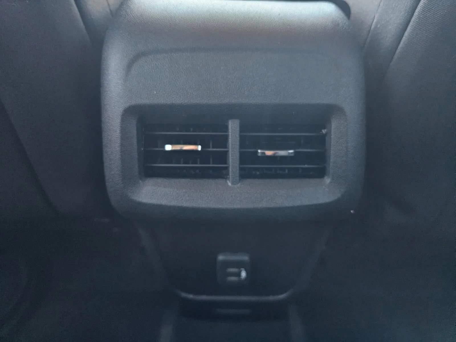 Used 2020 Chevrolet Equinox LT FWD image 18