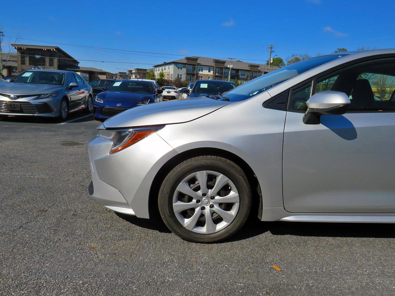 Used 2020 Toyota Corolla LE FWD image 32
