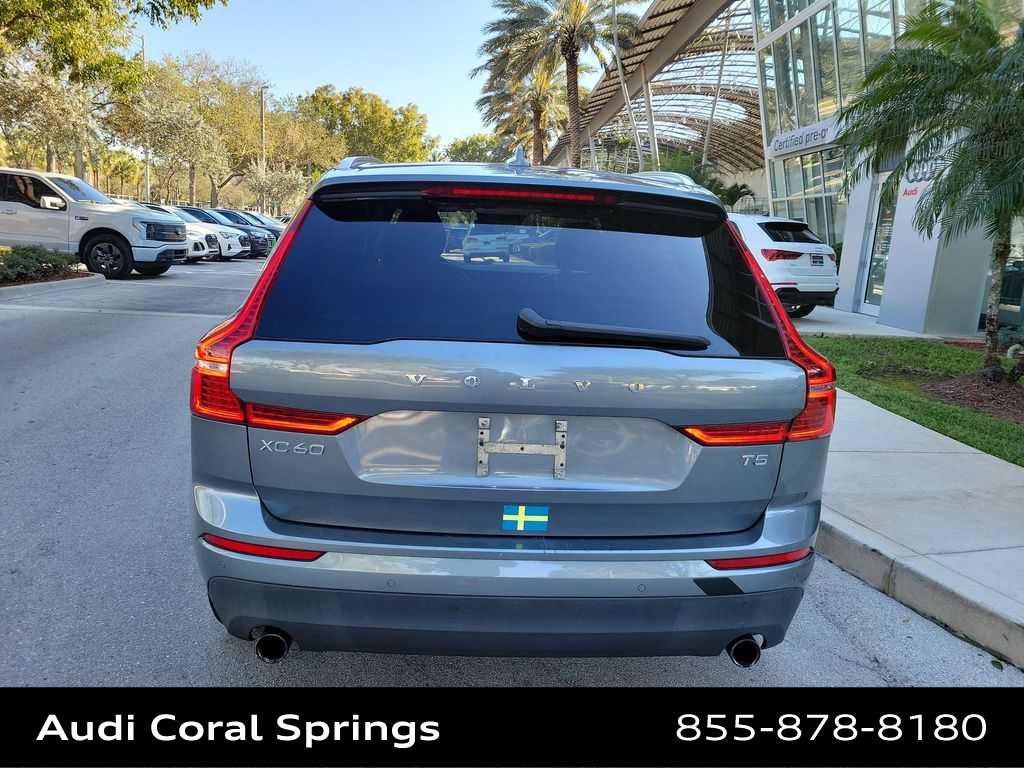 Used 2019 Volvo XC60 T5 Momentum w/ Premium Package image 7