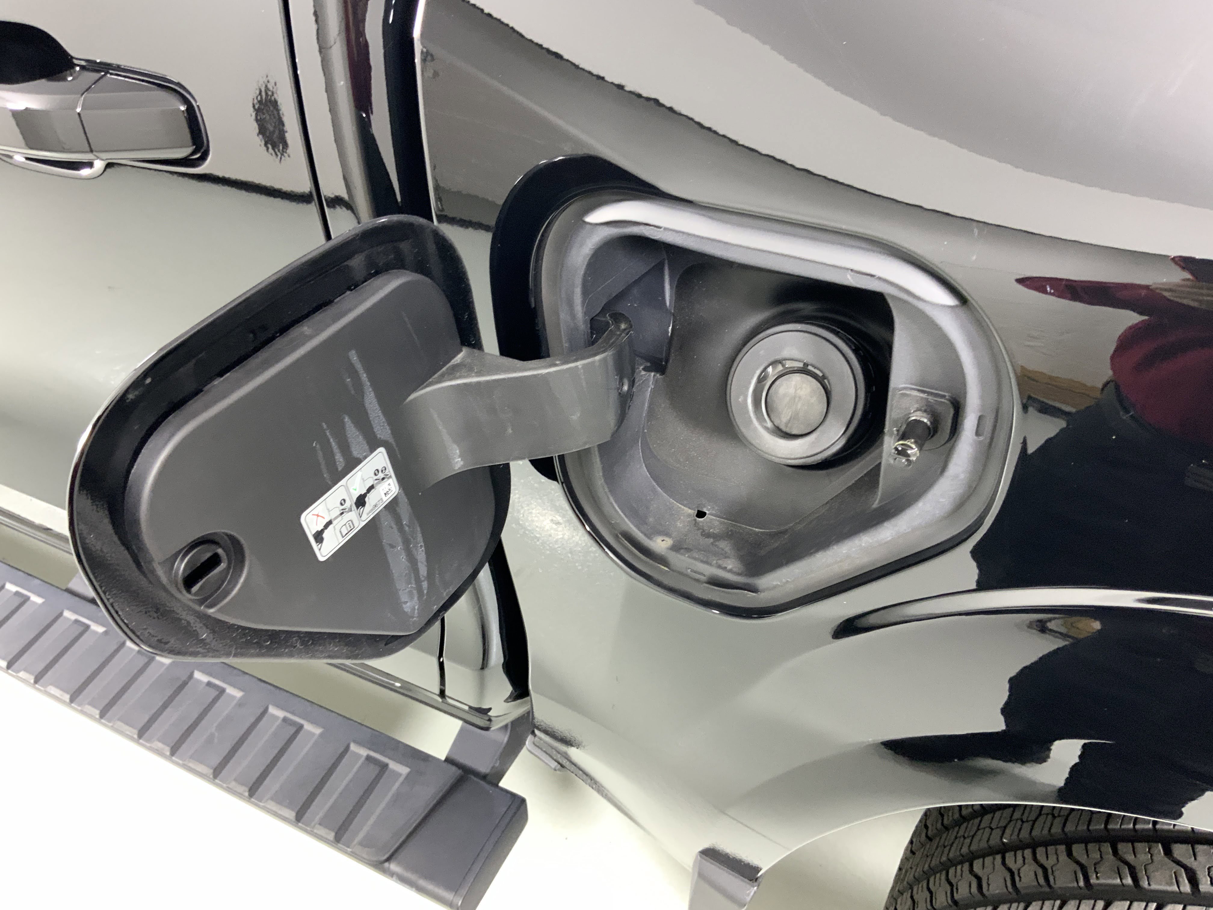 Used 2024 Chevrolet Colorado LT w/ LT Convenience Package III image 17