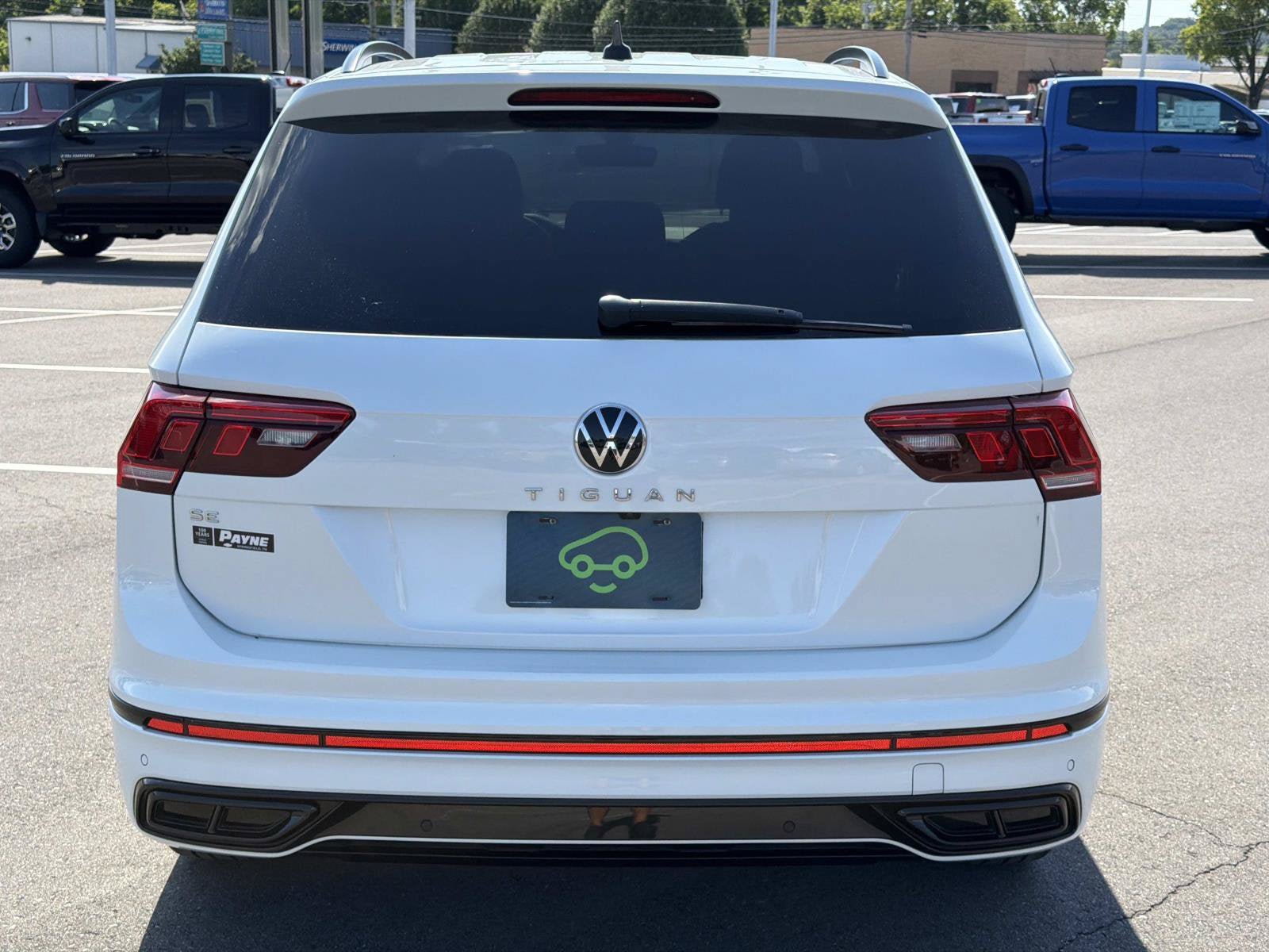 Used 2022 Volkswagen Tiguan SE R-Line FWD image 6