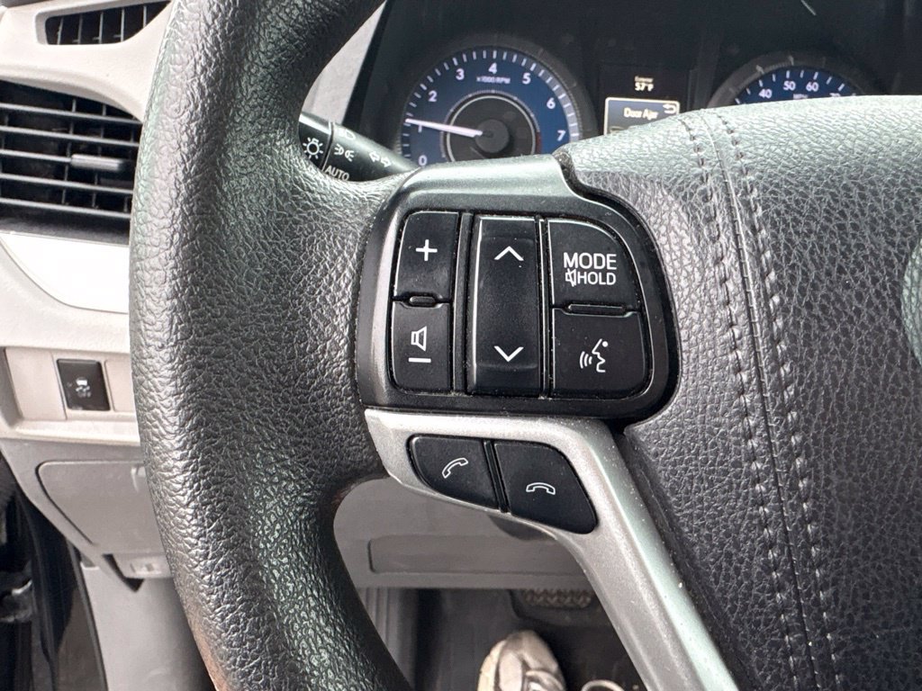 Used 2020 Toyota Sienna L FWD image 19