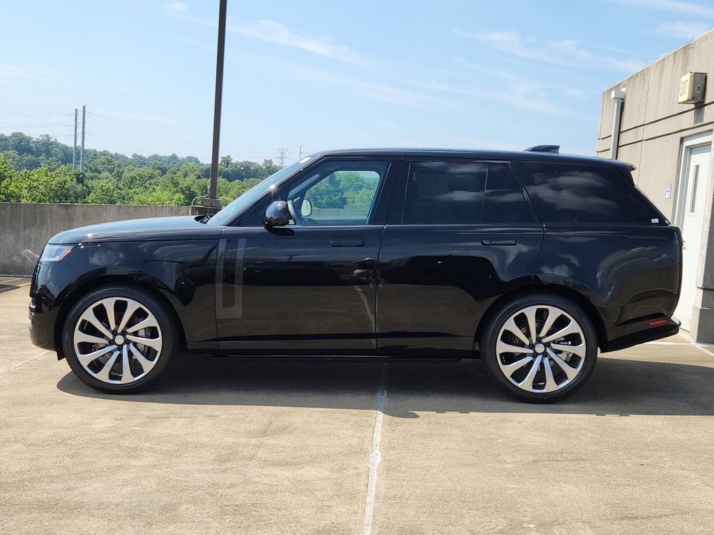 New 2025 Land Rover Range Rover SE image 6