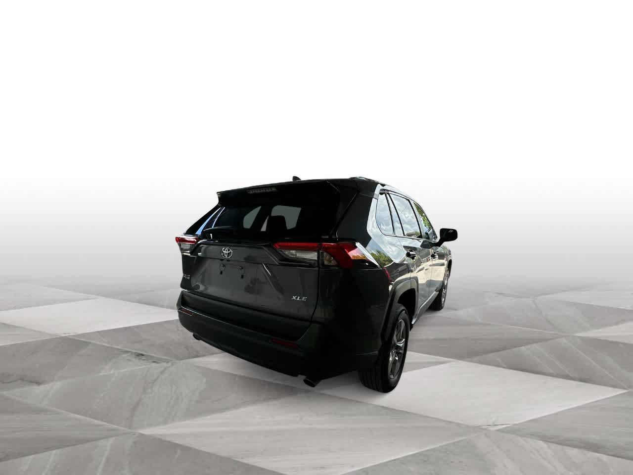 Used 2024 Toyota RAV4 XLE FWD image 8