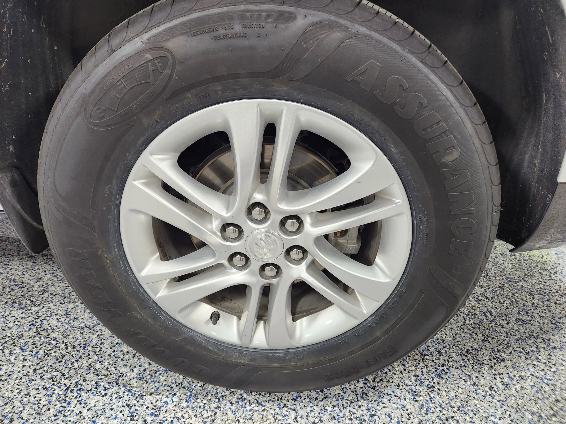 Used 2019 Buick Enclave Essence image 12