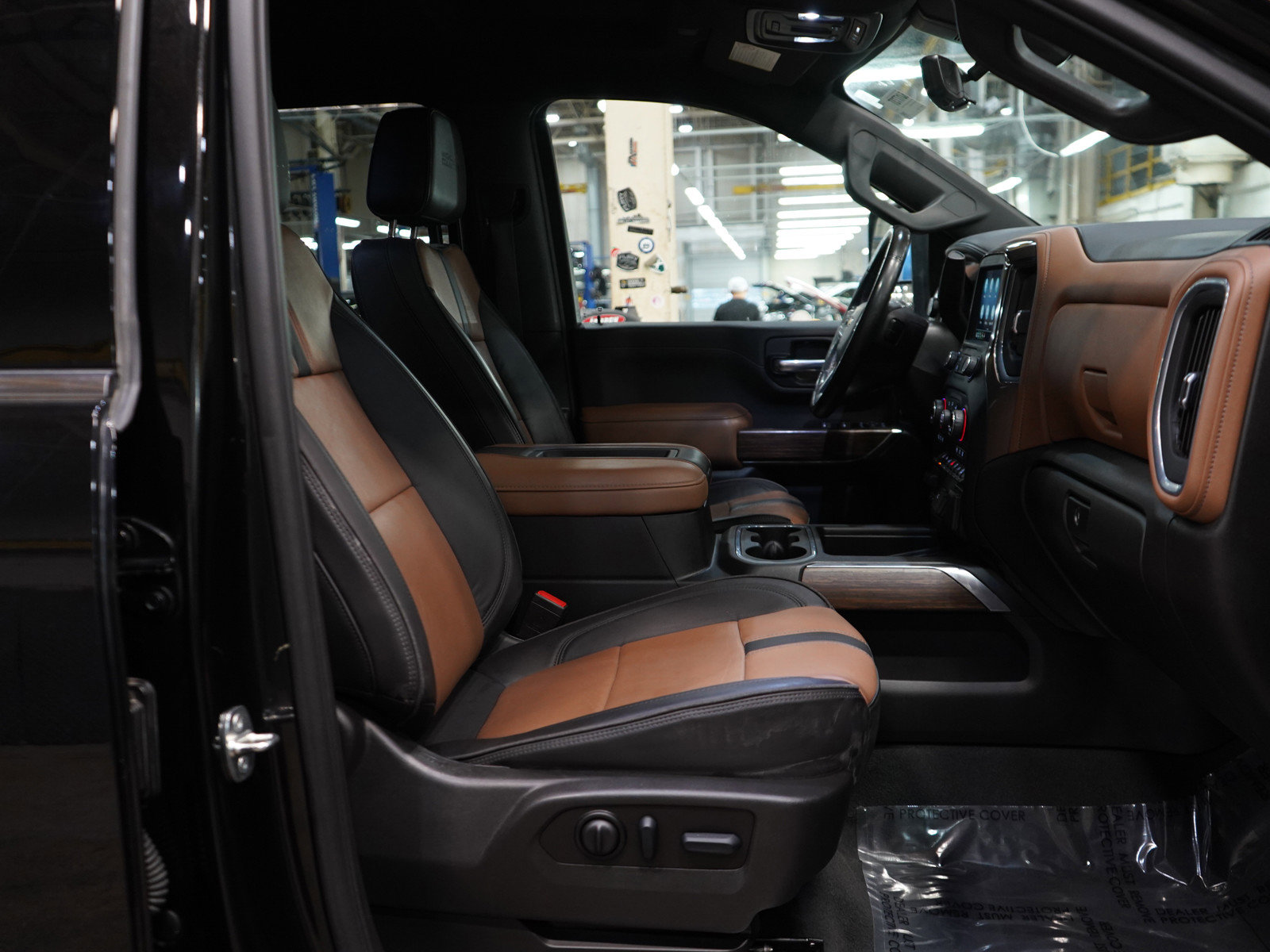 Used 2022 Chevrolet Silverado 2500 High Country w/ Z71 Off-Road Package image 11