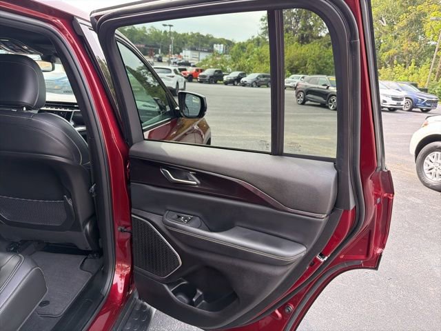 Certified 2022 Jeep Grand Cherokee Altitude image 11