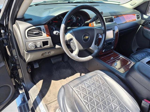Used 2014 Chevrolet Suburban LTZ RWD image 10
