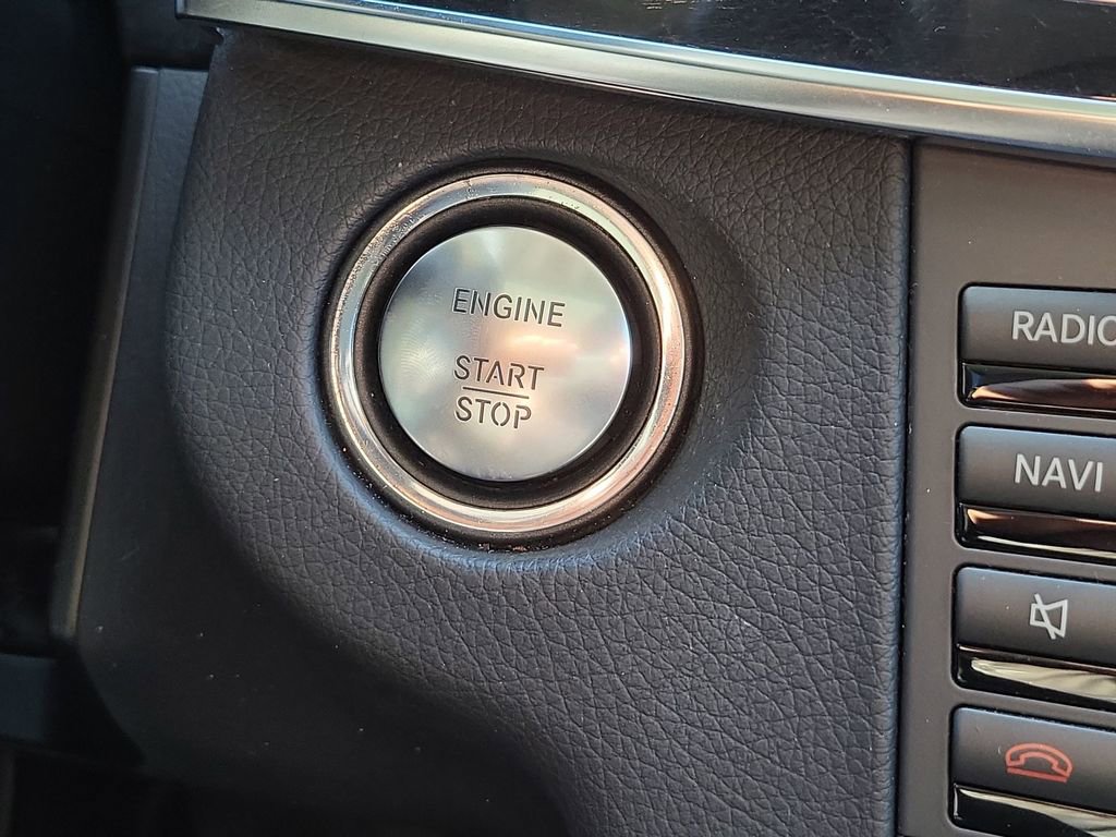 Used 2014 Mercedes-Benz E 250 BlueTEC Sedan image 16